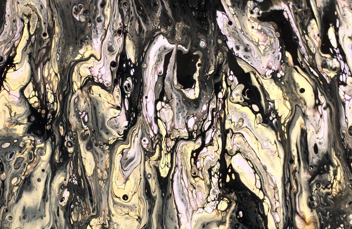 Gold Leaf in Resin Art: Technique, Symbolism & Beauty